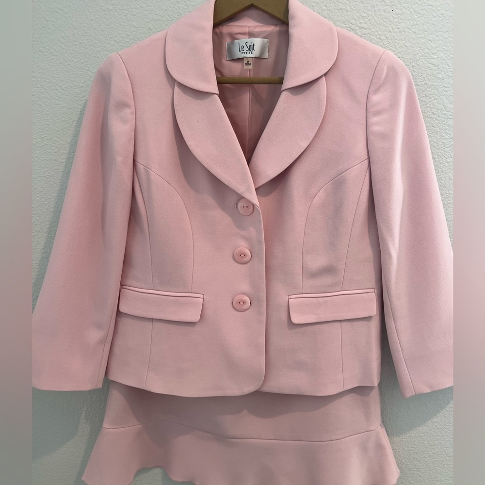 Rose pink full suit by LeSuit good condition. Size 4P